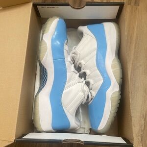 Jordan 11 Low - UNC size 8.5